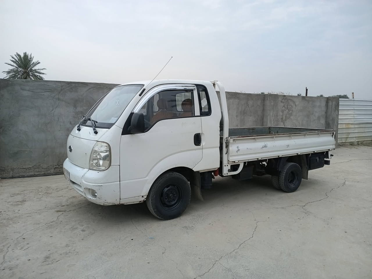 السلام عليكم كيا للبيع موديل ٢٠١٠ بأسمي السيارة رقم الانبار نكليزي  سياره خير من الله  كير مكينه اكسن شاصي  مكفولات بيه شوية صبغ دوسات وبل الربع شويه تحويل مباشر سنويه لغاية ٢٠٣١ عارضه ب٩٣ وبيه مجال للاتصال على رقم *********** 💯
