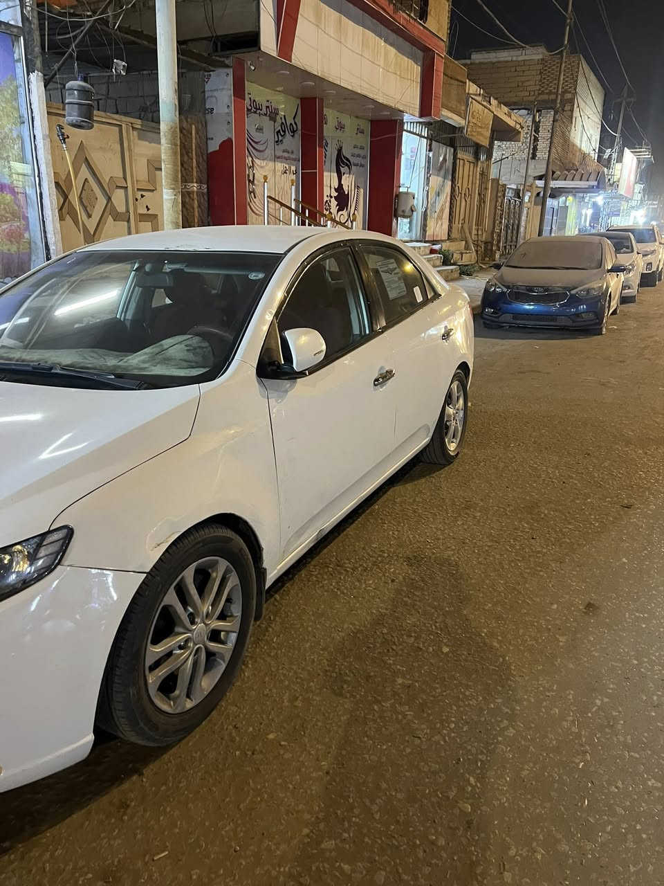 للبيع او مراوس سيراتو 11 بيه جاملغ خلفي وأمامي جهة العبري وبني مبدل مكينه كير تبريد حداديه تخم تاير باتري سلف مشط كهربائيات كله مكفول رقم دولي الجديد سنوية 30 وكالة بأسمي السعر 85 وبية مجال العنوان نجف ***********
