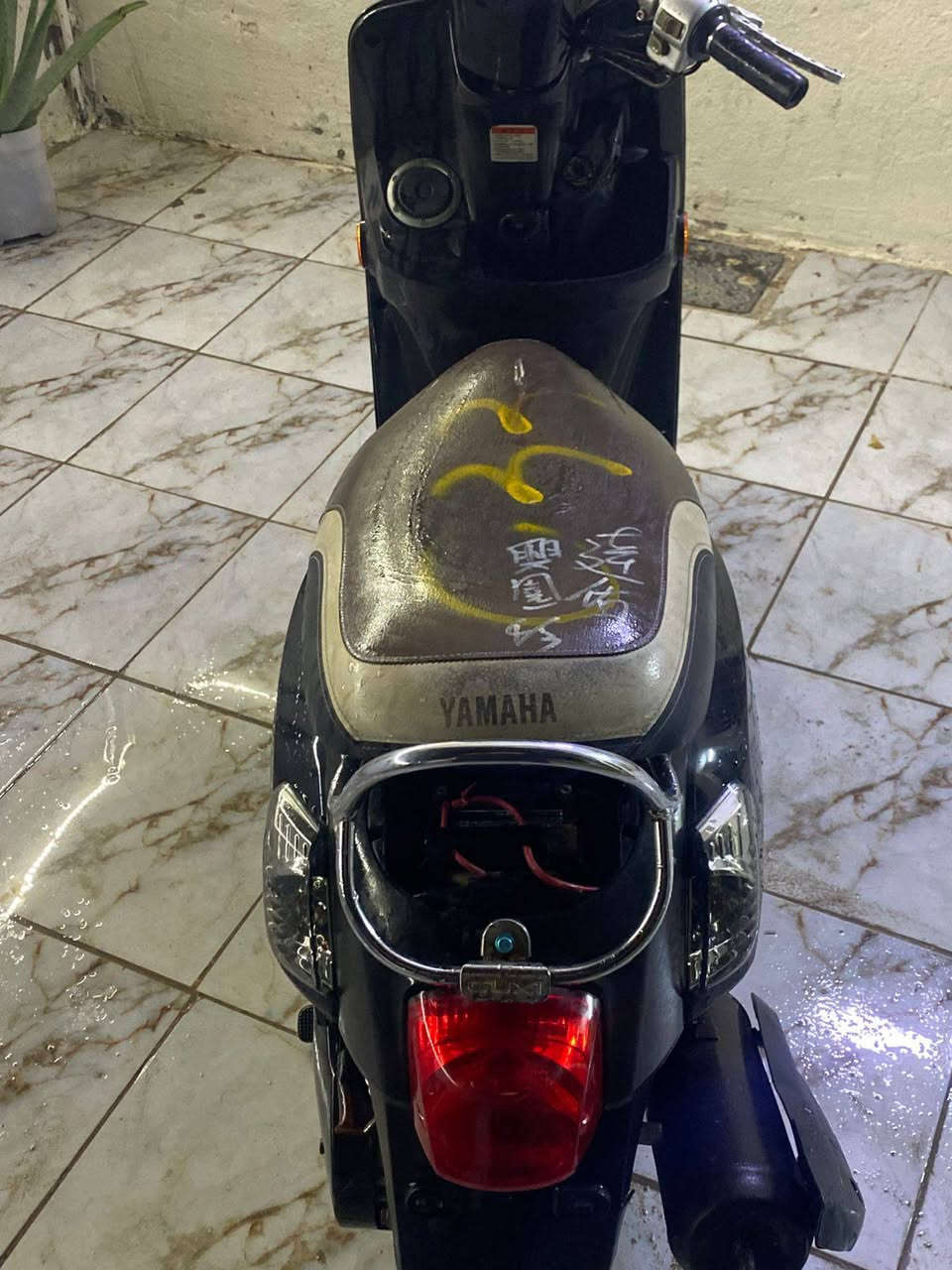 بولسي مسطره نوزل بلاديه
صار اسبوع طالعه من الحاويه اي نقص مابيها عده الشاشه فقط 
للاستفسار ***********
