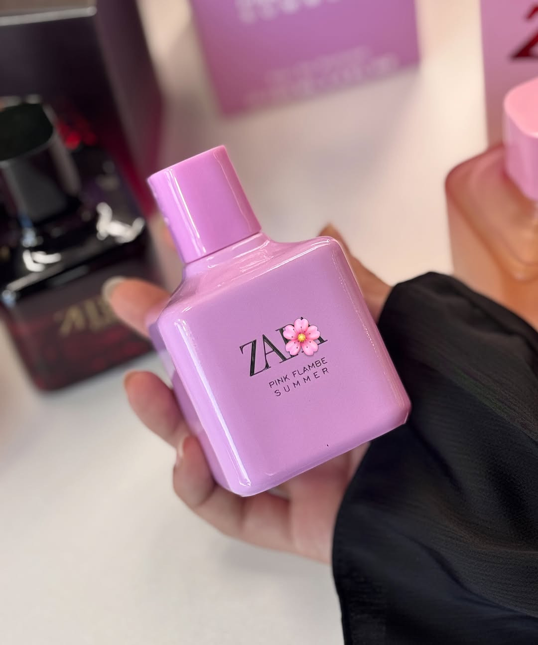 مجموعة عطور راقية 🩷🎀.
ثباتية و فوحان لطيف 

📍الفرع الاول : العامرية شارع العسل مجاور مكتبة العسل
📍الفرع الثاني : العامرية شارع العسل مقابل مجمع اليزن
📍الفرع الثالث : الاعظمية شارع الضباط مقابل كص الآغا البغدادي⁩


**إذا كنت صاحب هذا الإعلان وتريد حذفه لأي سبب، رجاءا أرسل رسالة إلى الدعم الفني**