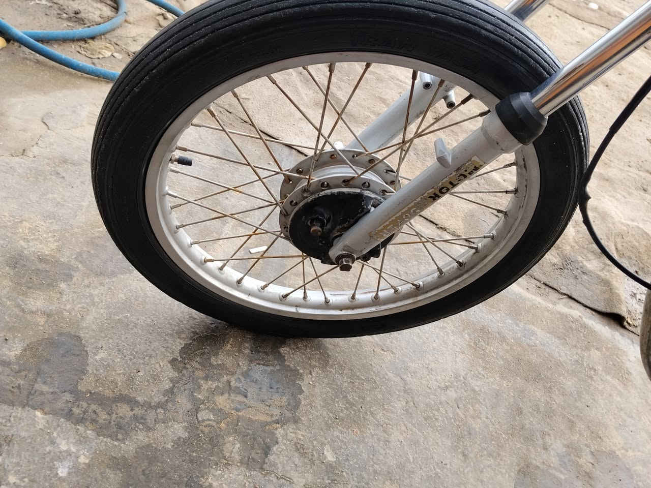 اربعه كير كلك كلك كلك للبيع درجه حلوه لا تبخير ولا تنقيص كبريته جديد ستوني معمره  الدرجه مكاني نجف شارع المدينه السعر 250وبيه مجال خاص مفتوح وهذا رقمي ***********
