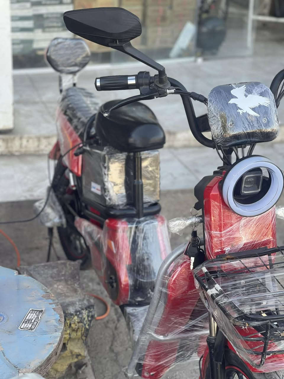 ماطور شحن 5بطاري شرط النضافه مستعمل 4اشهر السعر 400وبي مجال للطيبين مستعجل للبيع ***********
