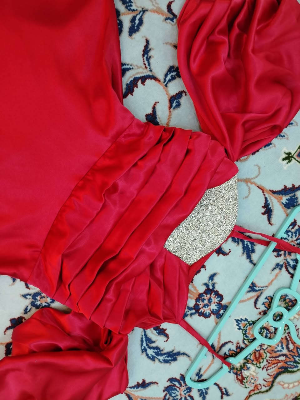 السلام عليكم
هذني فساتين مهري شتريتهن قبل شهرين يلبسن  من وزن ٦٠ لل ٧٥
بس البيجي صار عليه ب ١٠٠
اريدهن ثنيهن ب ١٠٠ وبيهن مجال للي تاخذ لل ٢
يخبلن بل لبس اكيد الي تريدهن ادزلهه فديوهات بل لبس
ولا قطعه كرستال وكعه منهن اخت جديد كلشششش
لبستهن فقط ساعه


**إذا كنت صاحب هذا الإعلان وتريد حذفه لأي سبب، رجاءا أرسل رسالة إلى الدعم الفني**