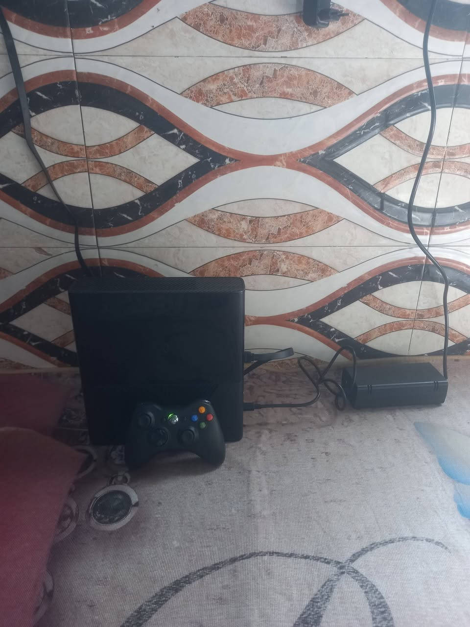 اكس بوكس360 سوبر سلم جهاز نضيف وبي العاب 249 لعبة جهاز كامل ملحقات العنوان ديالى السعر 115 وبي مجال الرقم ***********
