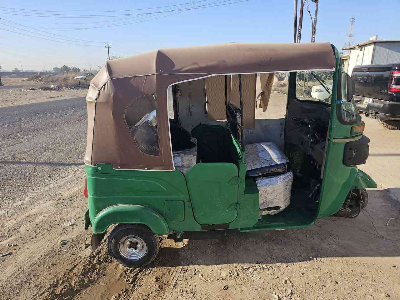 السلام عليكم شباب تكتك للبيع موديل 22 جاهزه من كلش وراق تفكل بل الترقيم  سعر6600 مكان يغداد النهروان ***********
