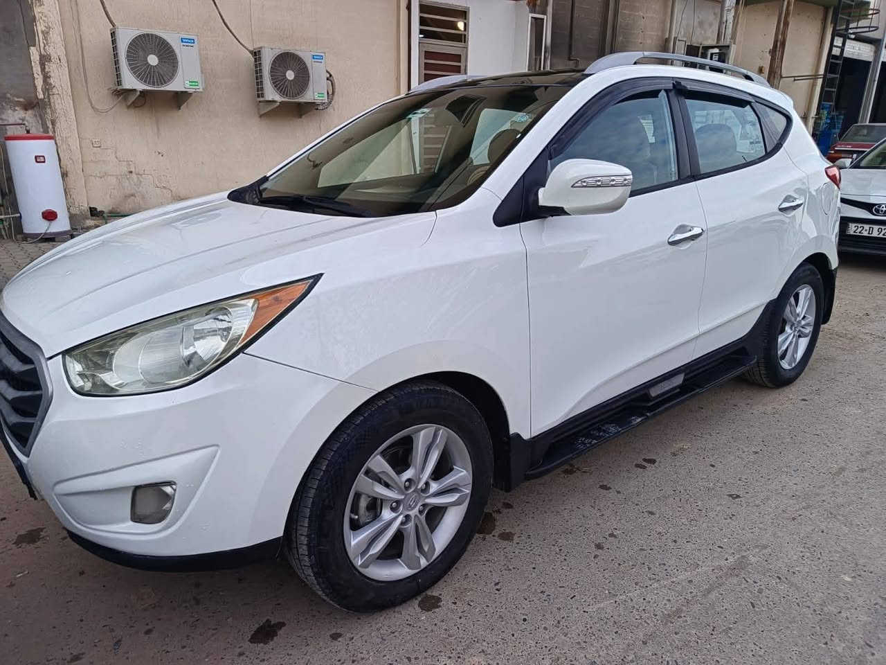 السلام عليكم توسان للبيع موديل 2014 السعر 115بيها مجال للشراي ‏‪***********‬‏
