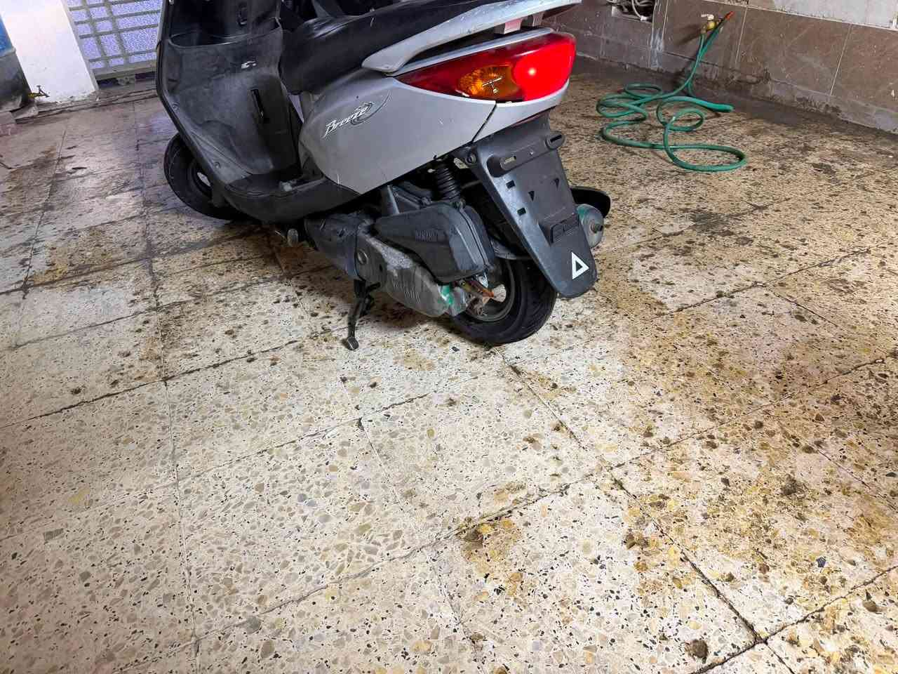 سلام عليكم دراجه بريز نوزل
دراجه جديده لك مابيها نقص 
دراجه ستخدام شخصي اورقها موجوده 
اخت الرنبه ماكلك رنبه لن الرنبه من المعرظ هاي الدراجه اخت الرنبه ملحه نشرلك الختومات مالتها 
تيرتها جدد لك بلاديت 
سويج يقفل ستيرن بلاد 
دراجه الله وكيلك صار شهر ماطالع بيها 
ماكن الدراجه بغداد الكرخ 
اي ستفسار *********** 
سعر 800
