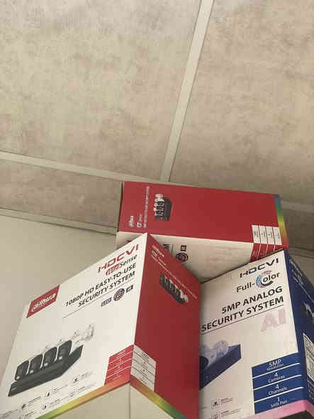 تنويه مهم ‼️:الكامرات اصلية وليست تجارية.
كامرات شركة #دهوى العالمية

1️⃣ جهاز تسجيل DVR

2️⃣ 4 كامرات دهوى ملون ليلي نهاري

3️⃣ هارد خزن حسب الطلب سعة 500G او سعة 1000G تسجيل 
شهر 

4️⃣محولة 10 امبير اصلية لتشغيل الكامرات باور

5️⃣ برنامج DMSS لتشغيل الكامرات على الهاتف📱

#تجيك او تاخذهه من المحل كاملة مبرمجة عليك بس تسلك الوايرات وتشغل واذا تحب يجيك فني لبيتك. ينصبهن هم موجود 🚕 

#ضمانة عنوانة و محلنة 
تحبون تزورونة اهلا و سهلا بكم.  🙏

#العنوان بغداد - الدوره - ابو دشير  🚗

#مركز الهندسي  🗽
***********
واتس اب☎️

العمل في جميع مناطق بغداد 🛻
