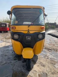 تكتك ٢٠ رقم واسط  نضيفه مكاني الشعله  07715296065