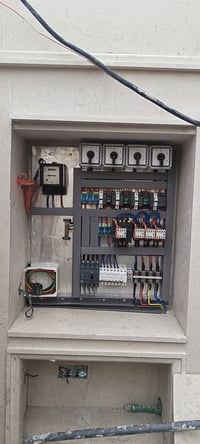 تأسيسات كهربائية عامة للمنازل والبنايات بوري +سيمنز عمل بوردات السيطرة...