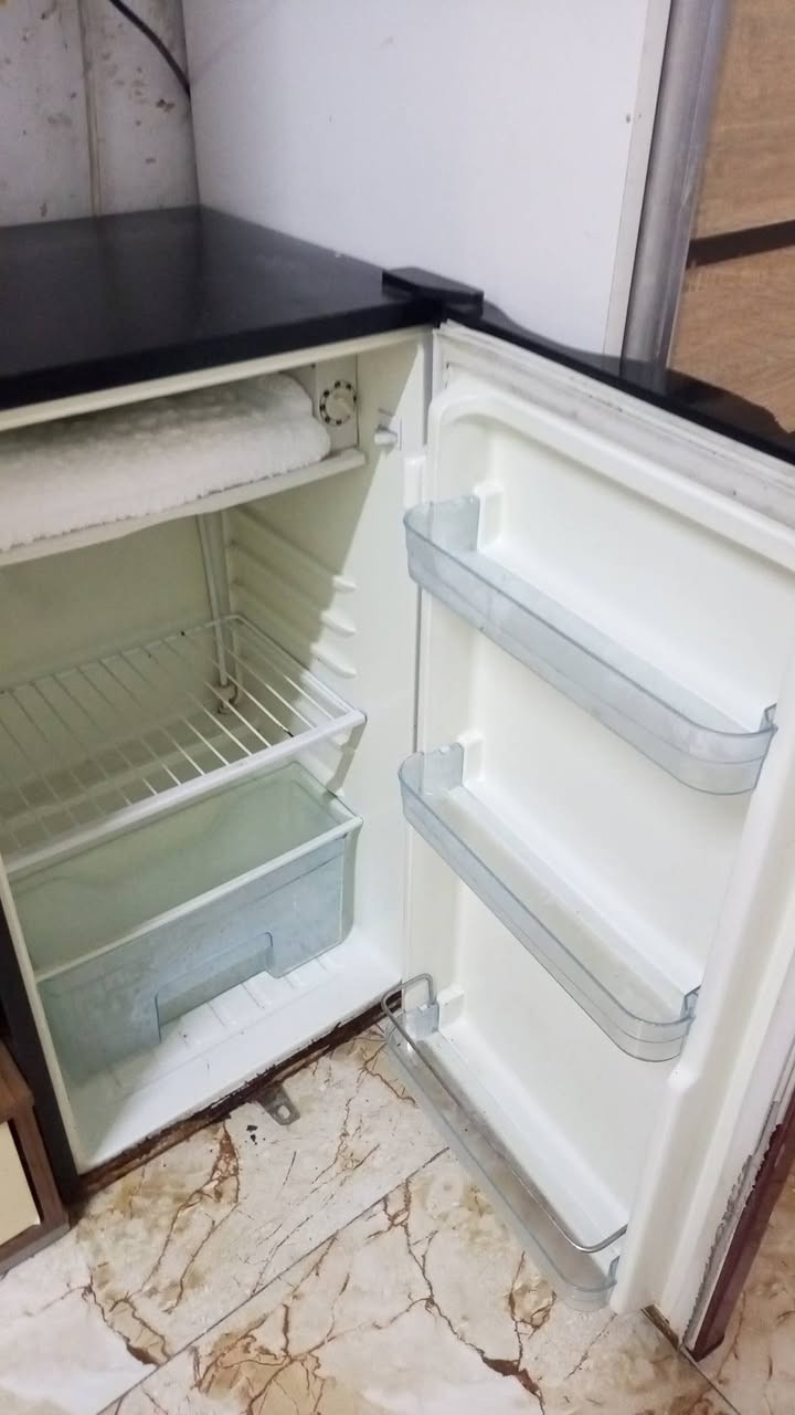 للبيع بلازمه حجم 45 سعره 250وبيه مجال بسيط 
للبيع ثلاجه صغيره سعره 125وبيه مجال بسيط


**إذا كنت صاحب هذا الإعلان وتريد حذفه لأي سبب، رجاءا أرسل رسالة إلى الدعم الفني**