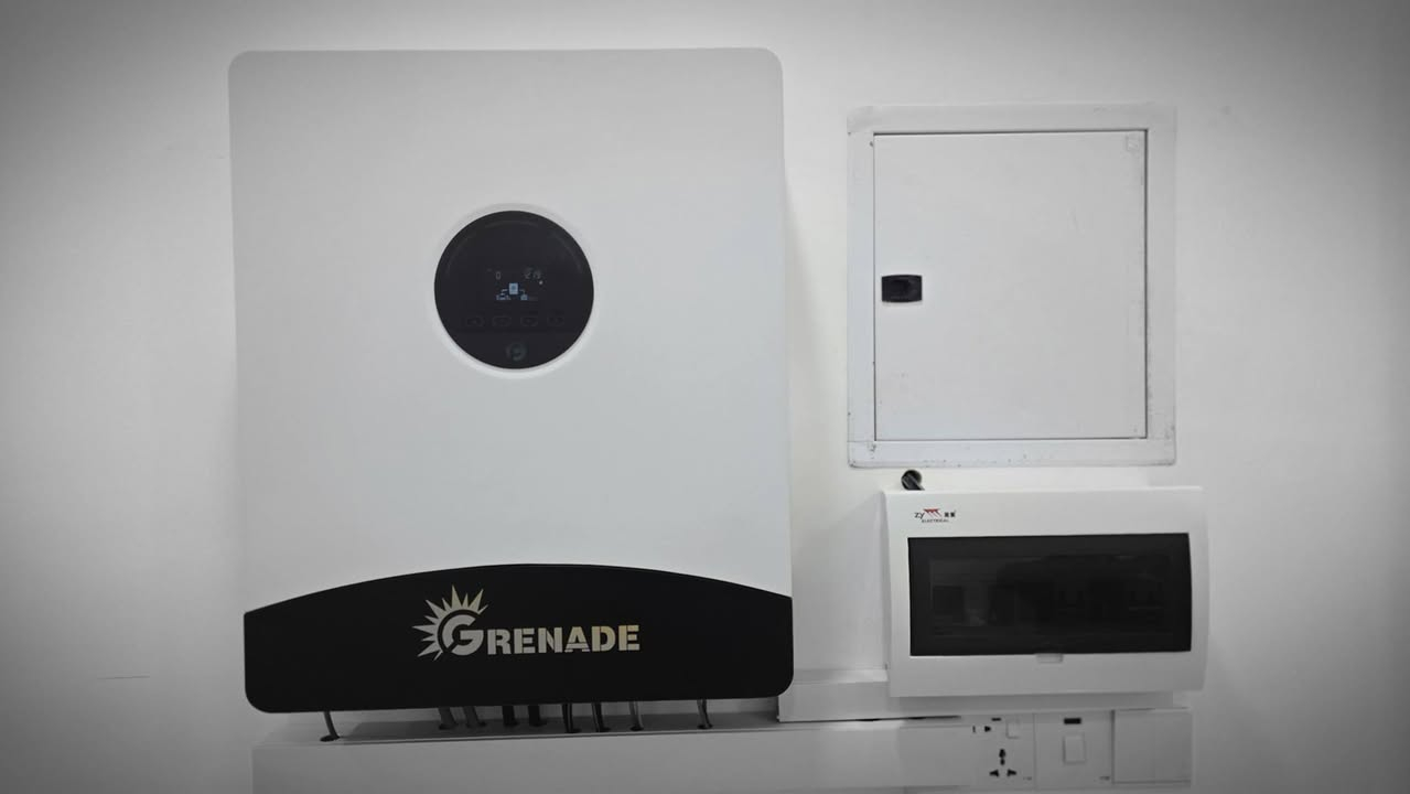 نهتم بادق التفاصيل...
مواد ذات جوده وكفائة عالية من افضل الماركات العالمية 
ضمان استبدال حقيقي لكافة مكونات المنظومة
نموذج من عملنا 
منظومة ٣٢ امبير نهارا و ٢٦ امبير ليلا 
تم استخدام انفيرتر نوع " كرينيد " 12 كيلو واط 
و بطارية نوع " ايتل " 14 كيلو واط عدد ٢
والواح نوع " لونجي " 610 واط عدد ١٦ لوح
كذلك استخدام هيكل الالواح من الحديد المغلون المقاوم للصدأ 
واسلاك وقواطع الحماية من افضل الانواع ذات المنشأ التركي
شد منظومتك واخلص من الدفع لمولدة الشارع والانقطاعات 
شد منظومتك واخلص من صرف الكاز والعطلات
شد منظومتك ووفر من ميزانية الوطنية 
للحجز
***********
***********
