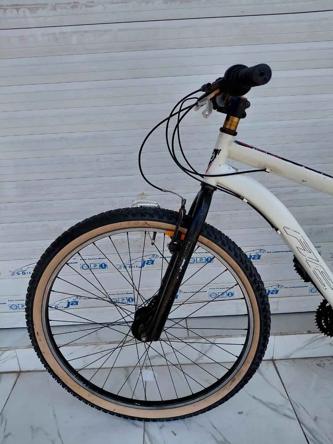 حجم 29  المعدن حديد ويالة المنيوم 3  × 6 سرعات من shimano السعر 200 الف شامل التوصيل     ✈يوجد توصيل لجميع المحافضات ✈ كركوك مدخل سايدين حي الاسرى والمفقودين  معرض ابو شيفان ( *********** )
