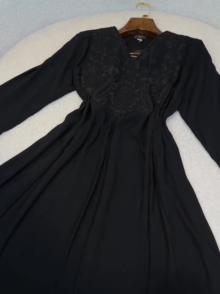 الـسعـر13الـف✨🖤
القياسات(L,xl,2x,3x)

للحجز و الاستفسار التواصل على الأرقام واتس اب 

***********
***********
***********
***********

توصيل بغداد  5000
توصيل محافظات  5000
