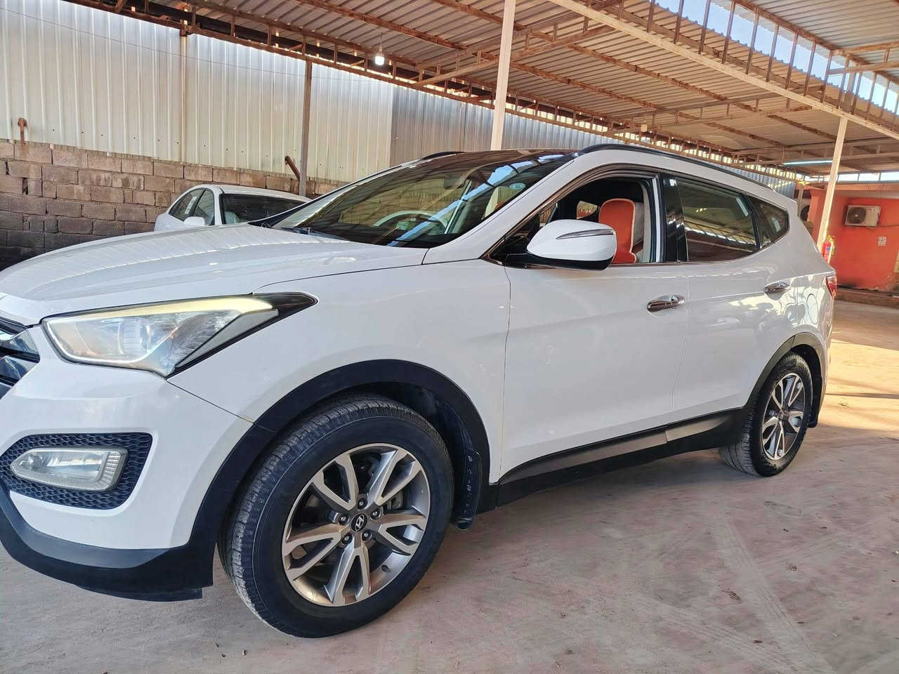 سلام عليكم سيارة سنتافي موديل 2013 خليجي مواصفات فول عدا البصمه رقم سنوية هزا جديد مكينه  V4مامفتوح 
ضرر مكانين صغار تعديل بارد فقط سيارة كلش حلو ونظيف
عنوان طريق اربيل موصل ناحية برطلة
للاستفسار ***********/***********
السعر 163$$ وبي مجال
