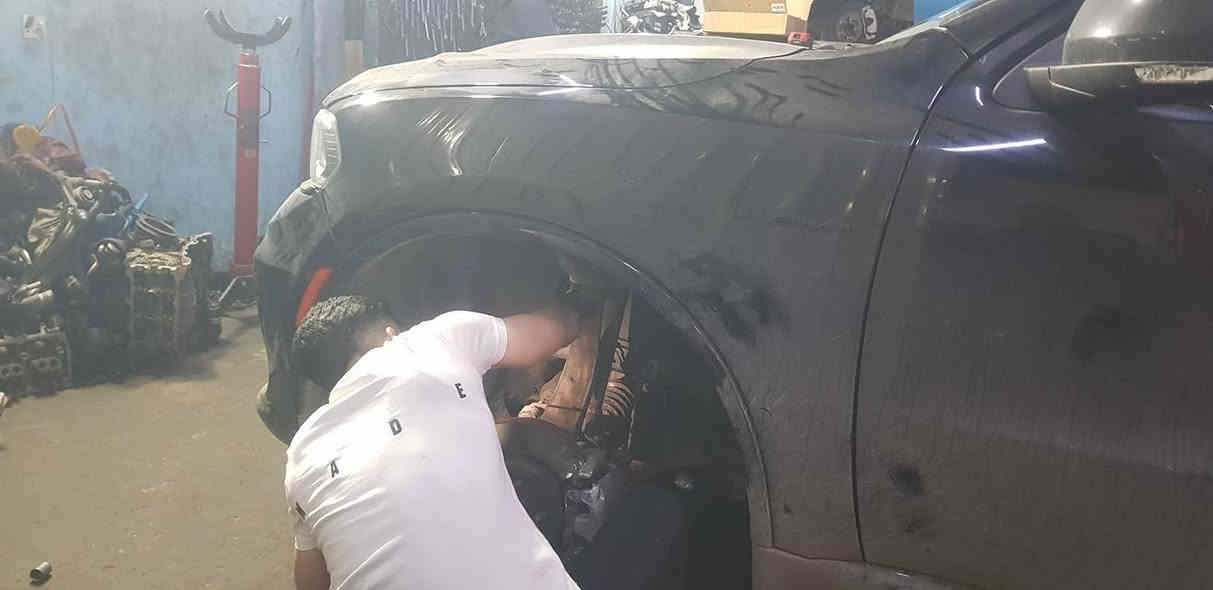 العالمية لصيانة السيارات الأمريكية 
العرض مستمر  تخفيض خيالي 
حدادة صدر جيب 11 الى  22 
السعر 500 الف دينار  مع الدبلات   اصلي موبار  
حدادة صدر جارجر أوباما جالنجر  
450 الف مع الدبلات  اصلي موبار 
 تخفيض على الادامة 
تبديل بلكات اصلية  مع تنظيف النوزلات  مع تنظيف الجويتر  
مع فلتر شوته  مع البرمجة مع العمل  150 الف   
تخفيض على تبديل الدهن  65  الف مع الفلتر  شرط الزيت تخليقي بالكامل تمشي علية  8 الف كيلو  
تبديل هيدروليك كير طيارة 
200الف  مع العمل 
تبديل هيدروليك كير عصا 
120 الف  مع العمل   
تخفيض على التجفيت وتبديل مكائن 
20  بالمية 
صيانة جميع الاعطال الميكانيكية والكهربائية  
تبديل وصيانة الكير  
العالمية بخدمتكم  للاستفسار الاتصال على رقم الشركة او الواتساب 
*********** 
***********
بغداد الوزيرية مقابل مسرح الطليعه
