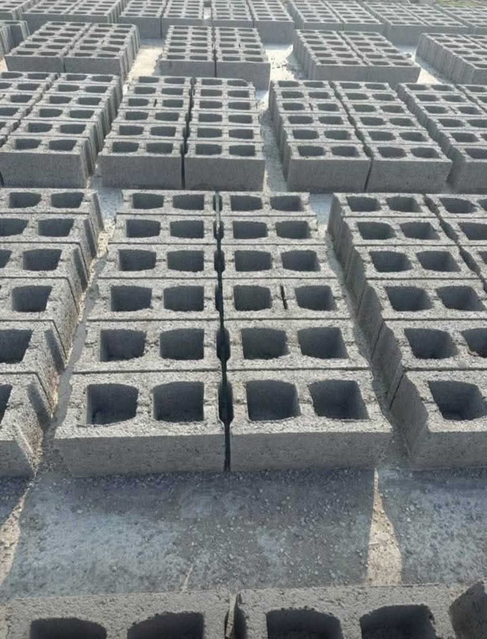 سلام عليكم ورحمه الله وبركاته طابوك الإصلاح طابوكه نظيفه شرط غالب ولون وركن وقوه وعدد سعر حسب المكان يوجد بلوك كهربائي درجه اولى شرط غالب والقوه يوجد كسر تربيع نضيف  تواصل خاص واساب نتصال ‏‪***********‬‏ إنه خادم
