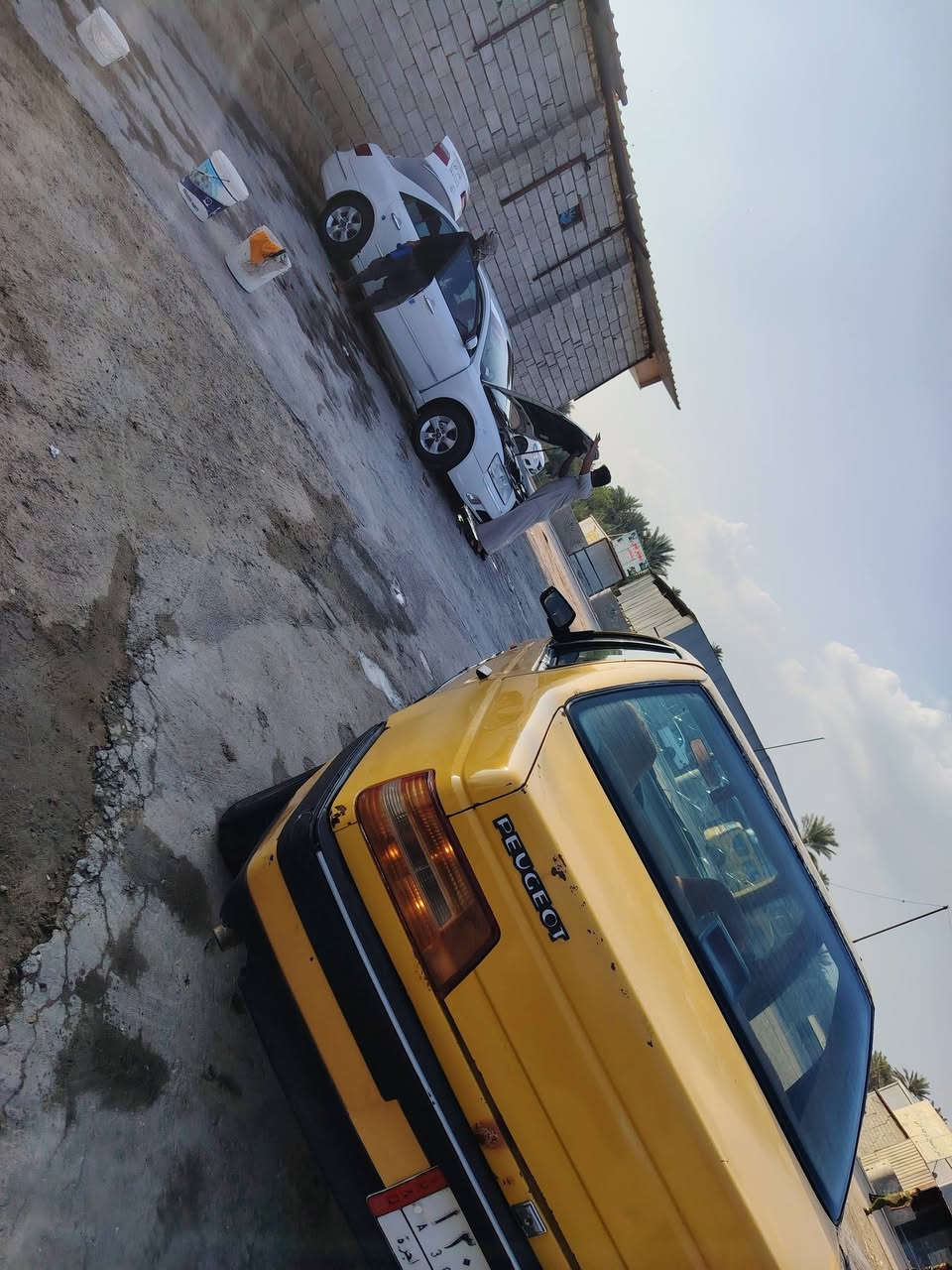 سلام عليكم للبيع بيجو 405رقم بابل  سنويه ماصاقطه تحويل مباشر مكينه وكير جدد تخم تاير حداديه جديده كهربايات شغاله السعر 17مكاني نجف مناذره ***********  سياره جاهزه كبلل تطلع عله باب الله
