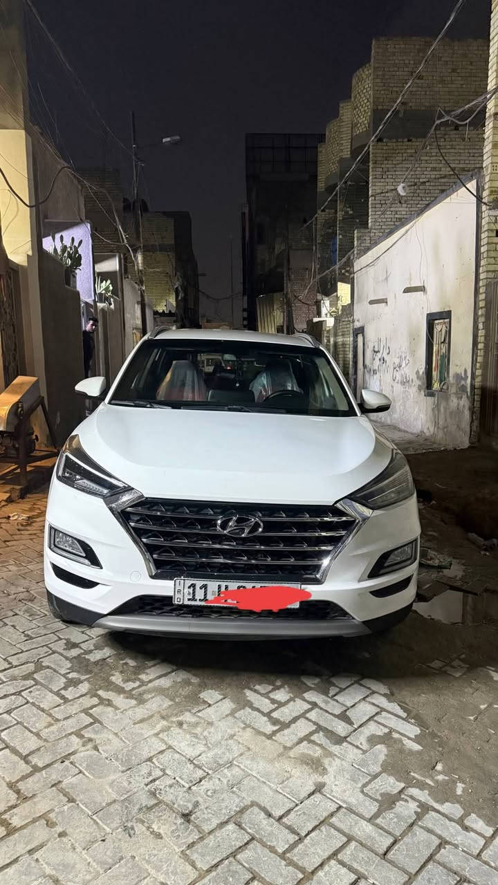 العنوان: للبيع هونداي توسان 2019 (خليجي) - رقم بغداد جديد
المواصفات: نص فول (بدون فتحة)، محرك 2000.

​الرقم والسنوية: رقم بغداد حرف جديد، السنوية جديدة وباسمي.

 كراسي كهرباء

​: * مرايا شفط كهرباء مع خاصية الترحيب عند الاقتراب.

​كشنات مغلفة تغليف درجة أولى جديد (والكشنات الأصلية بحالة الوكالة وكلشي مابيهن).

​الماشية: 96,000 كم.

​الصبغ والضرر: صبغ قطعتين (بنيد وجاملغ) 

​السعر: 175 ورقة (17,500$) وبيها مجال بسيط للشراي الطيب.

​المكان: بغداد - مدينة الصدر - قطاع 19 (تقاطع مستشفى القادسية).

​للتواصل والاستفسار (واتساب فقط):

📞 ***********
