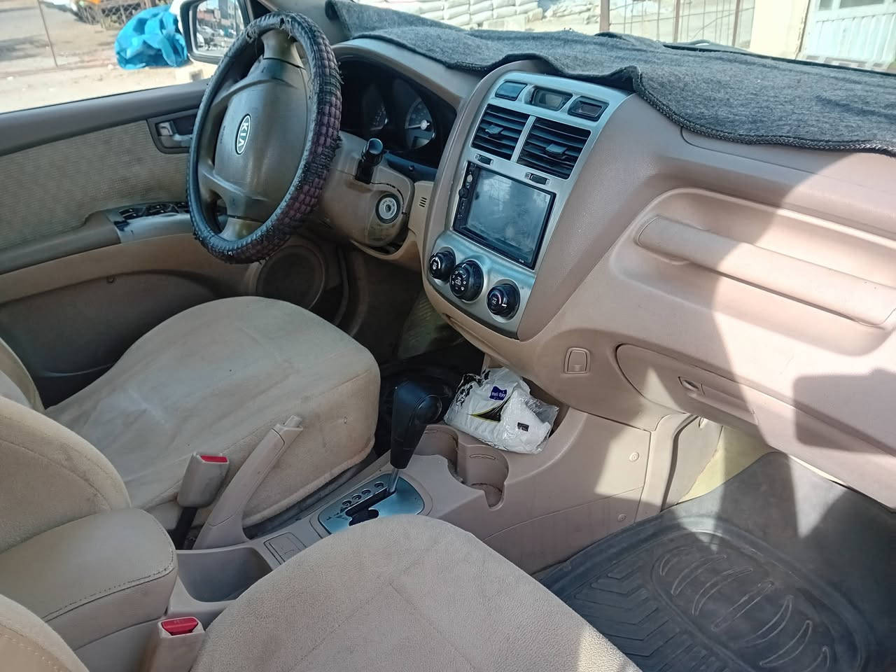 سلام وعليكم كيا سبورتج ٢٠٠٨ رقم كركوك بيها بطاقة بنزين بها قطعتين كير و مكينة وتحويل شرط رقم موبايل *********** سعر ١٠٥ بها مجال
