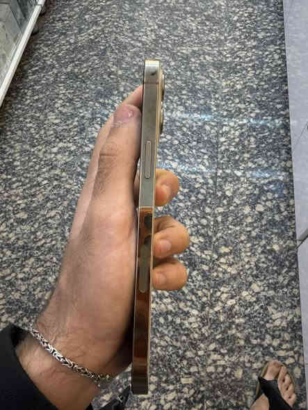 ١٢ برو ماكس ذاكره ١٢٨ بطارية ٧٧ بلاد مبدل فقط شاشه وكاله كفاله عامه الجهاز سعره ٣٢٥ بغداد الغدير ***********
