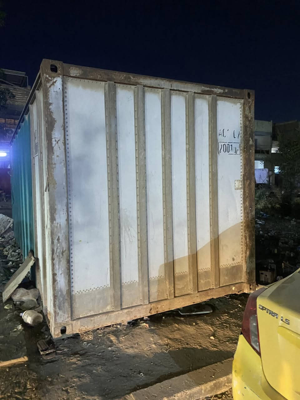 حاوية ٦ متر مكانها بغداد مستعملة للاستفسار ***********
