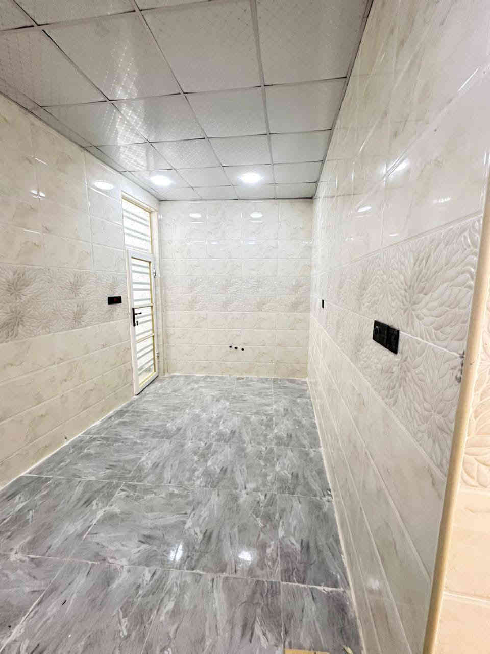 دار #للرهن
الموقع 🏡النجف الاشرف شارع الصب عمود 314
مدت سنه وقابل للتجديد 
خدمات كامله 
/ماء/كهرباء/مدارس/سوق/تبليط #عرض17

مساحه البناء 100 متر 🏡
غرفه/صاله/مطبخ/صحيات/ستقبال/مكشوفه

تحتوي الدار على 🏡
 خلاطات/سخان/خزان/مولد/وطني/سطح كامل 

مبلغ الرهن💵 15 💵مليون قفل قفل 
***********
***********
*********** النجف
