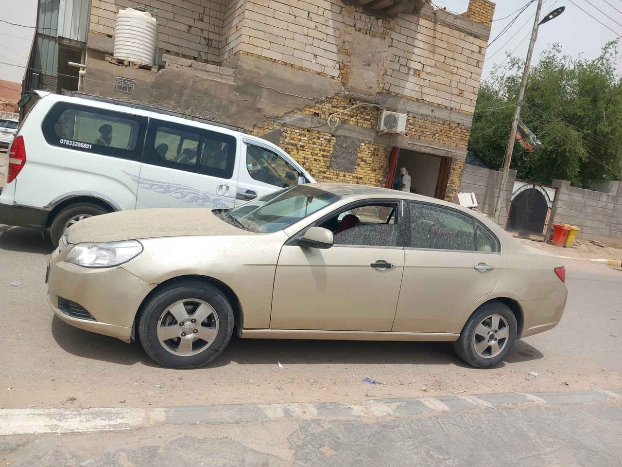 ***********شوفر امريكي موديل ١٣ هزه جديده 
مكينه وكير كامري 
حداد طخم تاير كهربائيات كلها شغاله 
لايت زنون 
نقصها فقط تبريد 
سعر ٤٧
مكان شطره 
***********
