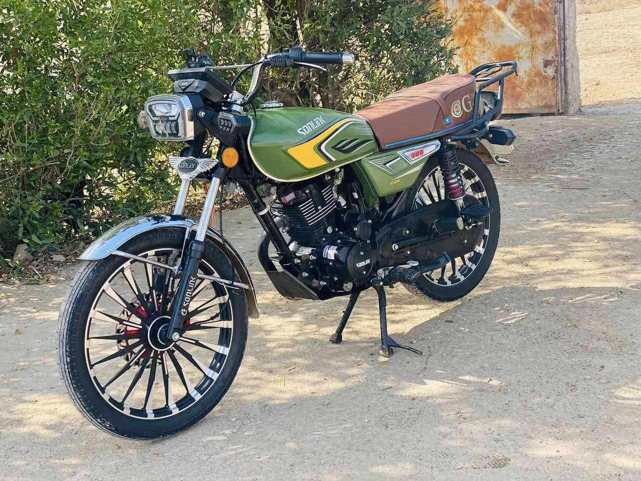 سلام عليكم دراجه للبيع موديل 25 كفاله عامه من كلشي  حتى من الشخط أوراق بغداد  تشغيل بصمه عن بعد المكان واسط العزيزيه الاستفسار *********** ارجاء ارجا الموشراي لا يعلق
