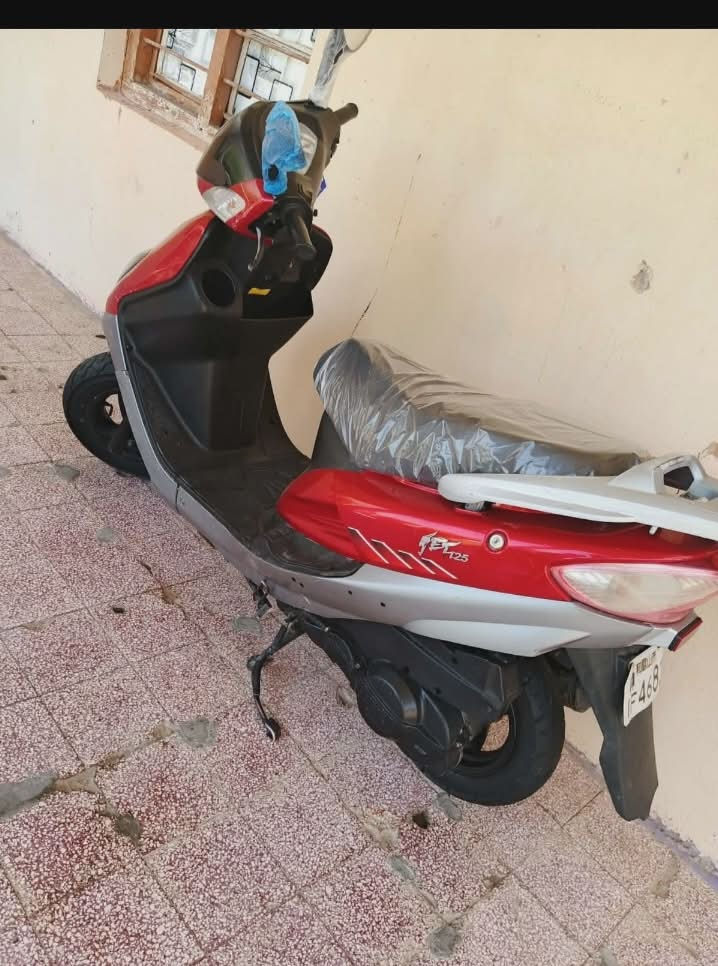 سلام عليكم
للبيع دراجه سايم ابو عيون دراجه نظيفه جدا محرك أخرس بلادي كله شغال صلف هندر كهربائيات كلها شغاله السعر 550 او بي مجال للشراي
للاستفسار على الرقم ***********
