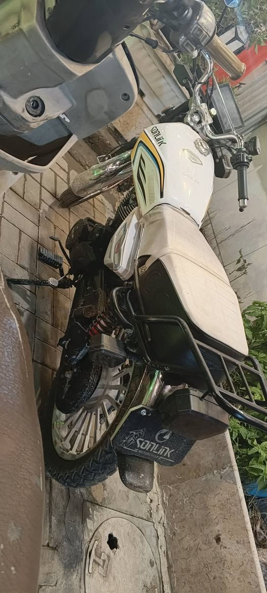 سلام عليكم دراجه ايرانيه 2025
الدراجه خير من الله واكمله 

***********

واتساب فقط
