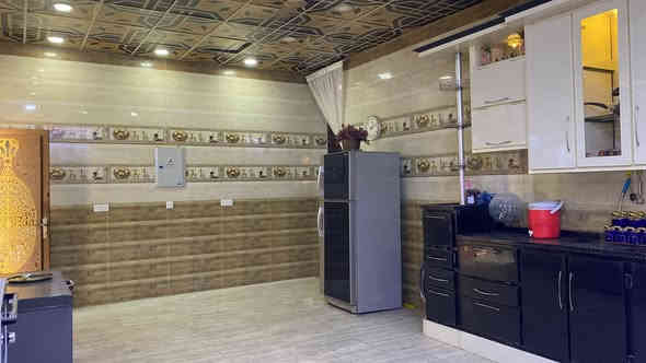 السلام عليكم بيت للبيع سيد علاوي   كبال الـ سعودي قريب ع الشارع مسافه 100متر   زراعي أسهم قرار محكمه مساحت البيت 300 متر تفاصيل موجود. صور. وفيديو بي شرح كامل 

#السعر  200نهايته 
***********.
