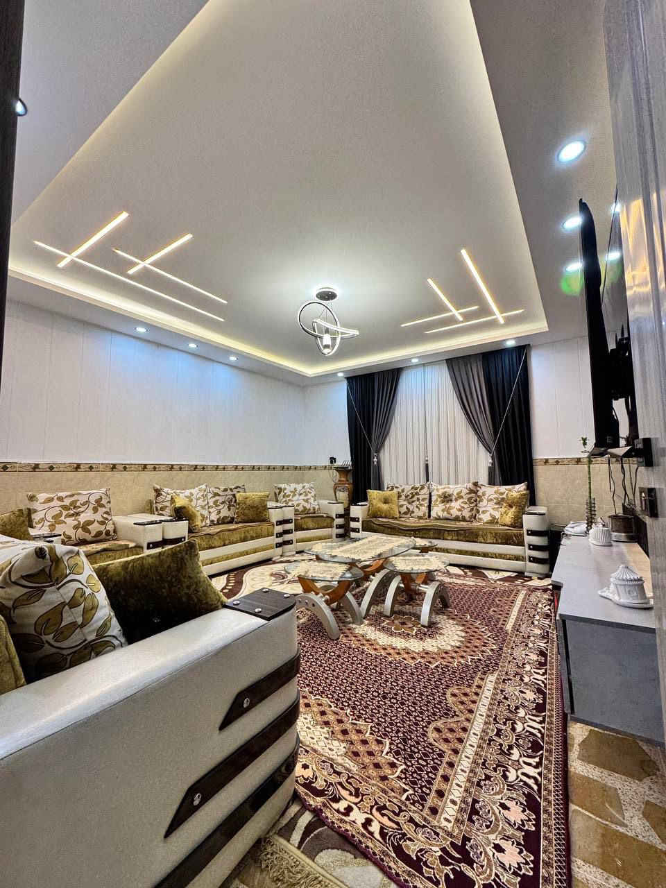 دار للبيع الموصل حي الرفاق مساحه 233 متر واجهه 10 مت. طابقين

سعر340  مليون 

 للإستفسار مراجعة المكتب او الاتصال على الأرقام التالية   عمار العبيدي   

***********

*********** واتساب

  ايمن   

 ‏‪0750 214 4093‬‏    ‏

‏‪0775 630 2993‬‏ واتساب 

ابو سند 

‭0 775 714 2899‬

عنوان المكتب حي النور سايدين دانية ماركت مقابل افران الرائد   #الرواسي_للعقار
