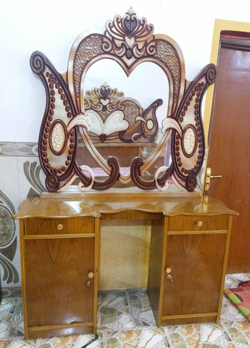 مكان نجف /‏‏‪‏‪***********‬‏
غرفه خشاب ام 5باب صاج عراقي نضيفه جدآ بعد احلى من صوره بالحقيقه سعر 425 بيه مجال
