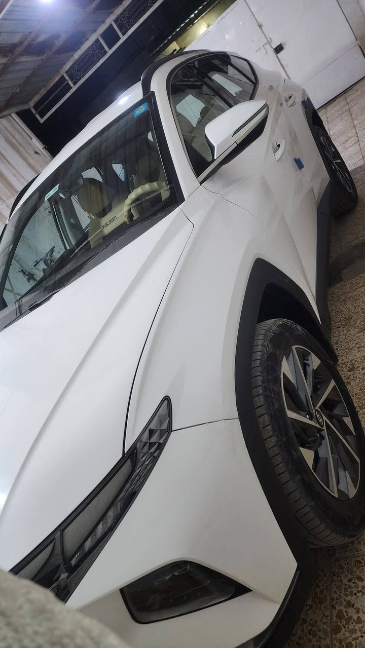 توسان 2024 
ماشية 23 الف 
بأسمي . شرط المداور 
السعر 225  قابل للتفاوض 
هاتف / ***********
