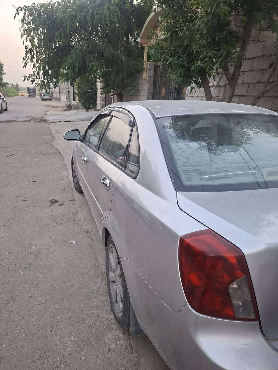 السلام وعليكم وبتره فورنزه موديل ٢٠٠٧ مسمي صبغ بس جماليه تبريد شقال شرط تحويل سنويه صاقطه سعر ٦٠ بي مجال ***********
