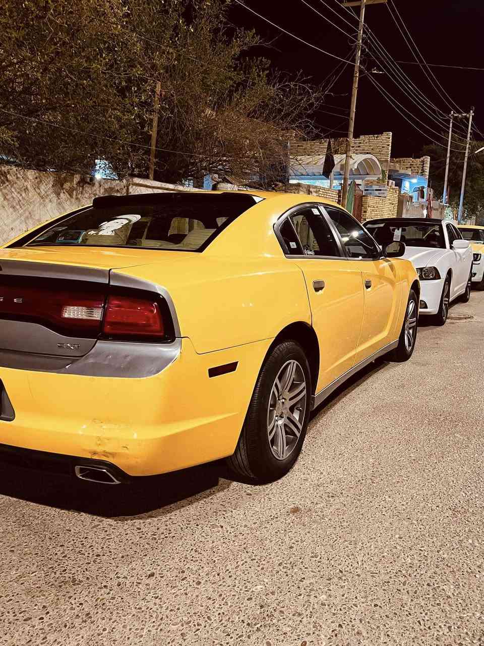 سلام عليكم جارجر 13 للبيع فقط قطعه جاملغ الامامي فتح بلادي سياره جاهزه من كلشي داخل عسلي الاكسن بيه تاشيره سنويه جديده رقم جديد السعر 170 وبيه مجال ***********
