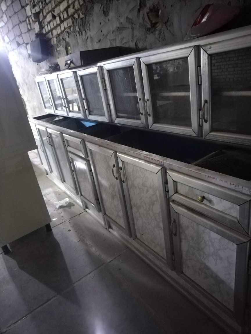 السلام عليكم كاونتر للبيع شرط تفصال ونظيف بس بالتصوير ما واضح الكاونتر قطعتين والطول مالته ثلاثه وربع العنوان ناحيه الفضليه ***********
