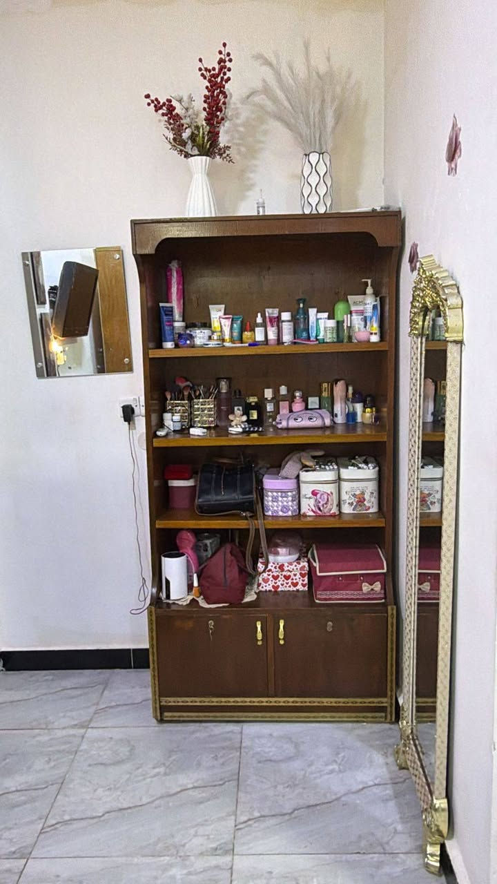 كنتور صاج نضيف كلش سعره ٢٠٠ وبي مجال بصيط والمكتبه سعره ٧٥ وهم بيه مجال بصيط


**إذا كنت صاحب هذا الإعلان وتريد حذفه لأي سبب، رجاءا أرسل رسالة إلى الدعم الفني**
