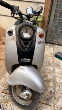 دراجه عبد الحليم شغاله بس متروكه صارلها اهواي كفراتها موجودات بس مشاده...