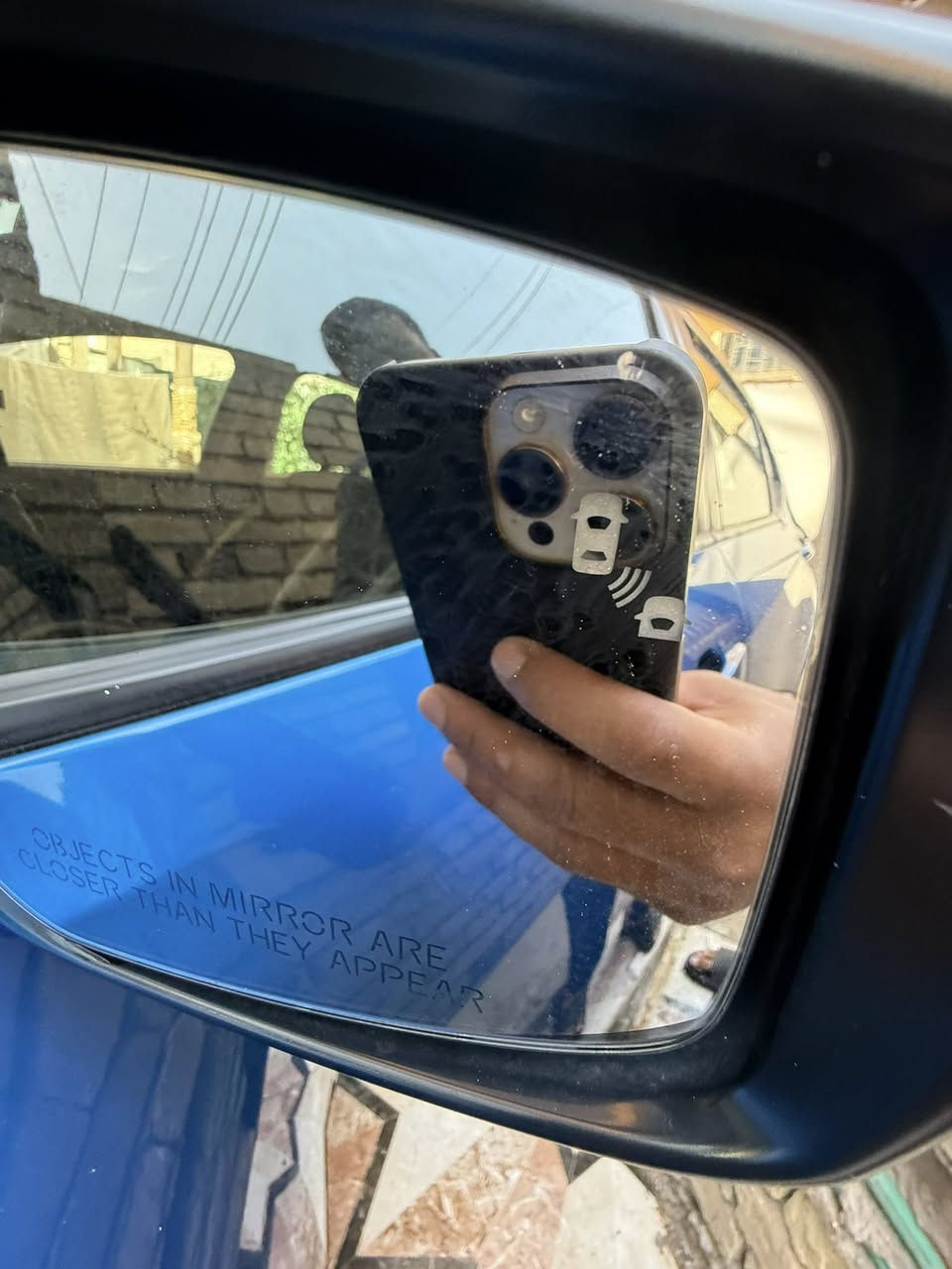 🚗 للبيع: نيسان فيرسا (Nissan Versa) موديل 2021
المواصفات والأنظمة الذكية:
 المحرك: 1600 دوش (DOHC) اقتصادي ونشط.
 الفئة: فول مواصفات.
 التشغيل: بصمة (دخول وتشغيل ذكي).
 الممشى: 58 ألف ميل.
 الأمان: رادار، نظام كشف النقطة العمياء (Blind Spot)، حساسات.
 الحادث: جاملغ وبنيد فقط.
  (بدون دواخل)، شواصي ولغود مكفولة وبشرط الفحص.
 الجاهزية: سيارة جاهزة من كلشي (كير، مكينة، صدر، تبريد ثلج) 
 السعر المطلوب: 113 ورقة ($11,300) وبيها مجال للشراي الطيب.
 المكان: بغداد - الزعفرانية.
  (رقم الهاتف): ***********
