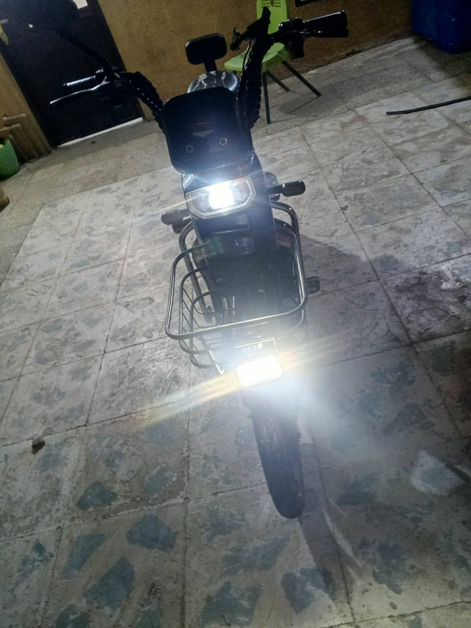 السلام عليكم هذا ماطور شحن للبيع حجم 20 بطاريات كامله السعر المطلوب 300 بي مجال مكانه تكريت رقم الهاتف ***********
