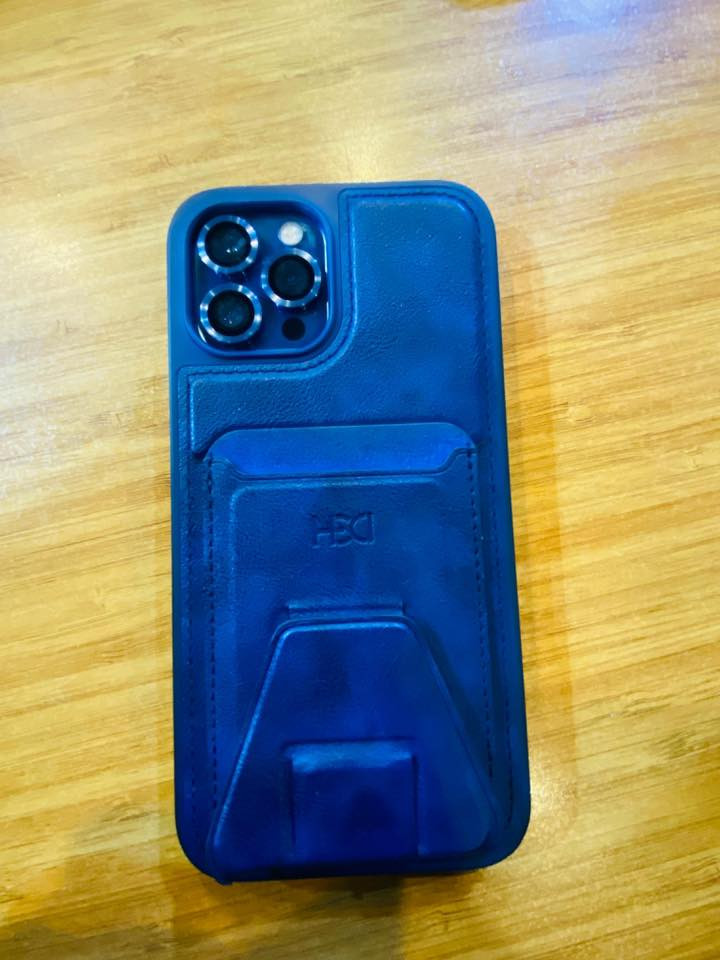 سلام عليكم ايفون ١٢ برو ماكس أمريكي نموذج M
جهاز مستبل بطاريه او ضهر فقط. الباقي. مكفول. ذاكره ٢٥٦. بطاريه ١٠٠ عنوان دوانيه دغاره السعر ٤٢٥ او بيه مجال بسيط 
***********
