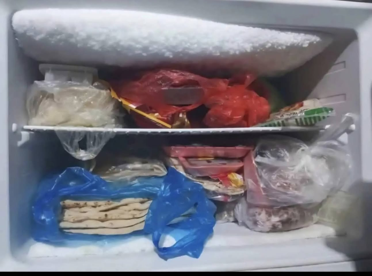 ثلاجه كونكورد لبناني حجم ٣٠قدم اخت الجديدة مستعمله قليل تشتغل ونضيفه ع فحص للإستفسار واتس أو اتصال 
***********
