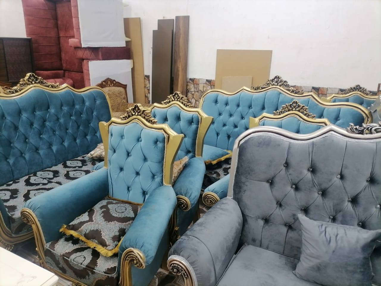 الى الاخوة اصحاب معامل الدوشمة والقنفات في اربيل والمحافظات العراقية يتوفر لدينا هياكل خشب من الزان  طقوم ملكية حفر مصرية بجودة عالية كل طقم مؤلف من ثلاثية 2واربع كراسي مفردة جديدة بدون صبغ ونفس اللي بالصورة 
باسعار تنافسية 
للطلب والاستفسار ***********
