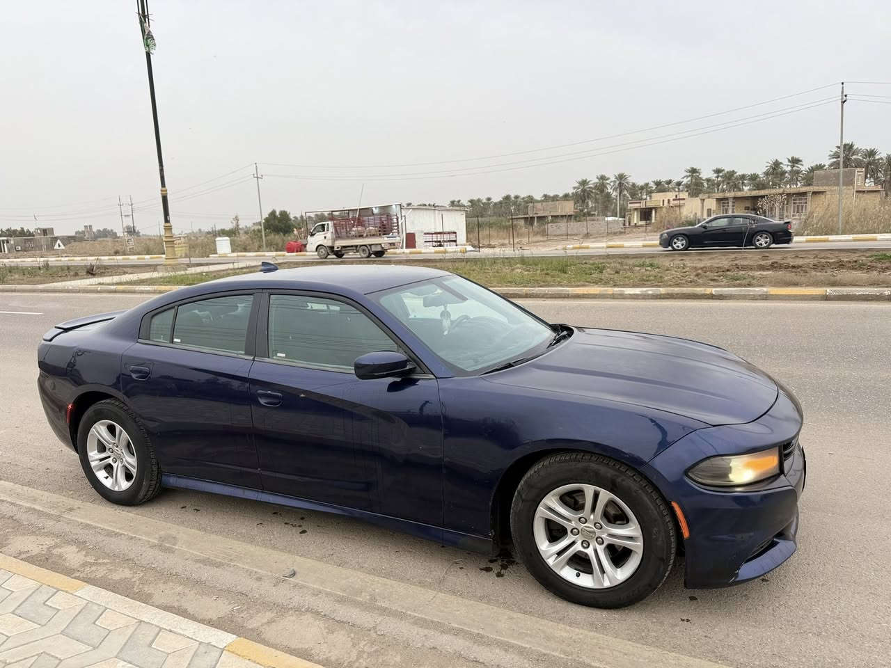 للبيع فقط  السعر 143$جارجر موديل 2016 رقم بغداد تحويل بكل وقت يعجبك  الحادث جاملقات وبنيد وجه بدون دواخل والباقي مكفوله شرط الفحص المكينه 3600 
الكير طياره
فول مواصفات  شاشه جبيره 
تخم تاير
حداده جديده
تبريد ثلج
مفروشه جلد مجنبزه وجاهزه ع الاخير
 المكان  محافظه البصره قضاء القرنه
الاتصال *********** بي واتساب
