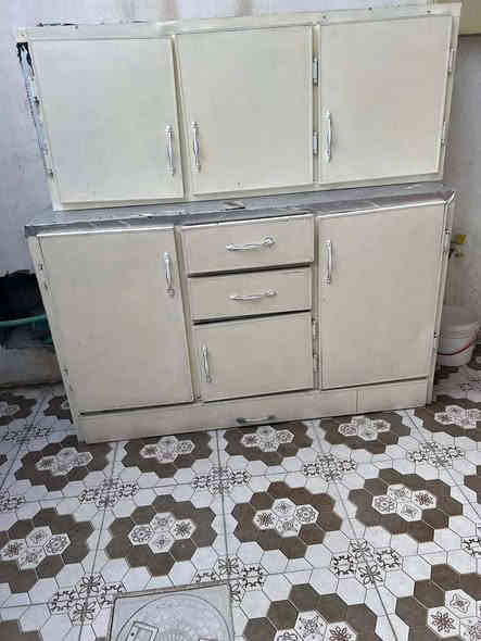 كاونتر حطاطة 3قطع قياس الكاونتر متر ونص
والسنك متر 120
السعر 275 بي مجال
العنوان الشهداء ***********
