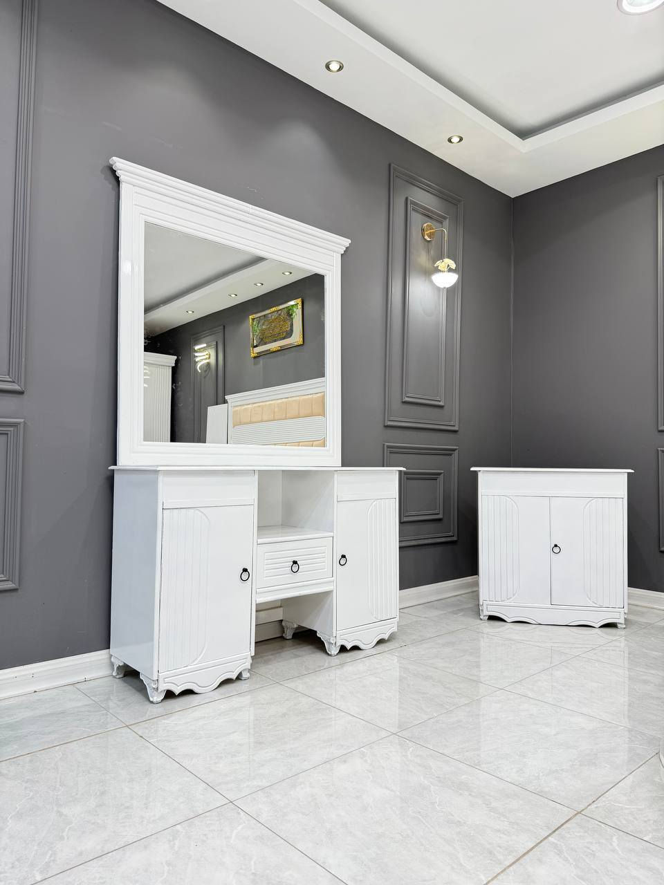 غرف نجاره عراقيه
السعر مليون دينار فقط
تتكون من 8  قطع 
عرض الكنتور 3 و20سم
ارتفاع الكنتور 2 و20سم
السرير بلوك ٦ ارجل
طول السرير 200 سم 
عرض السرير 160 سم 

الضهر براغي
الشازلون  حسب طلب


**إذا كنت صاحب هذا الإعلان وتريد حذفه لأي سبب، رجاءا أرسل رسالة إلى الدعم الفني**