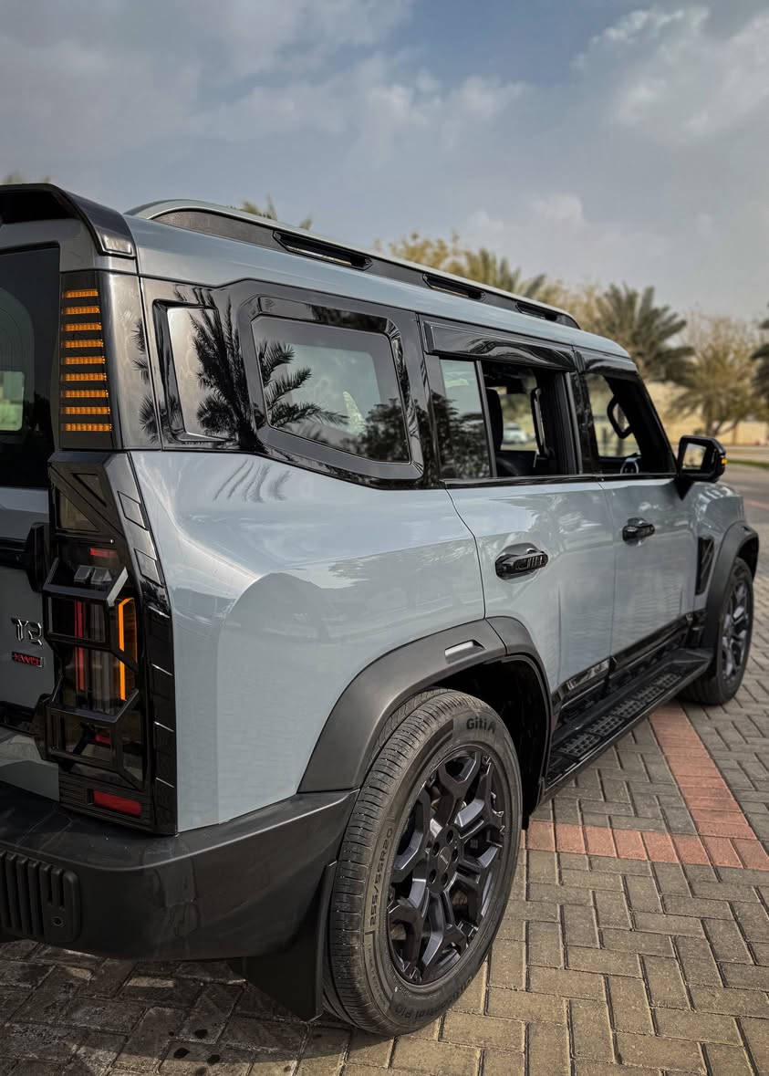 Jetour T2 luxury 2025 السلام عليكم 
محرك 2.0T اربعة سلندر
قوة المحرك 254 حصان بعزم دوران حوالي 390 نيوتن / متر
السيارة مغلفة ppf و عليها كت كامل داخلي و خارجي black edition 
مشيها حوالي 19.700 km 
السيارة بيها صبغ قطعتين الجاملغ الامامي جهة الصدر و الباب الخلفية اليمين ( مبدلات و مصبوغات )
سعرها 238 و بيها مجال بسيط
للاستفسار اكثر ***********
