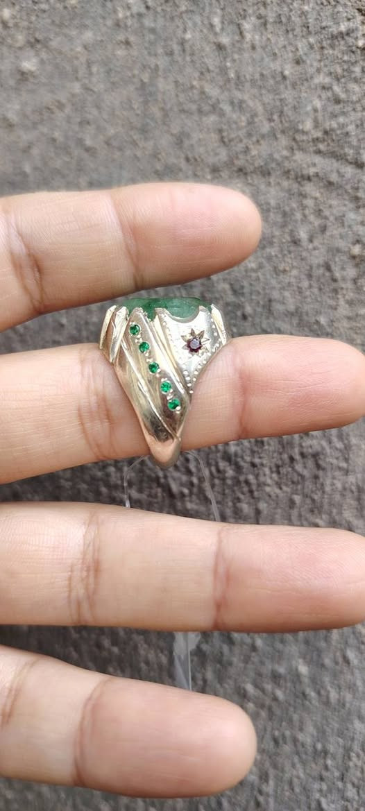 زمرد زامبي طبيعي صياغه يدويه ثقيل مع شهاده المنشا  جميل جداً جداً السعر خاص


**إذا كنت صاحب هذا الإعلان وتريد حذفه لأي سبب، رجاءا أرسل رسالة إلى الدعم الفني**